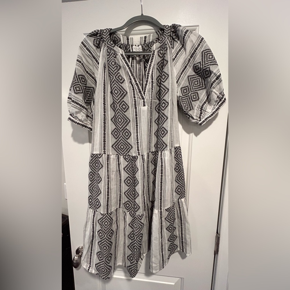 Velvet by Graham and Spencer Short Sleeve Sophie Dress Size Small.